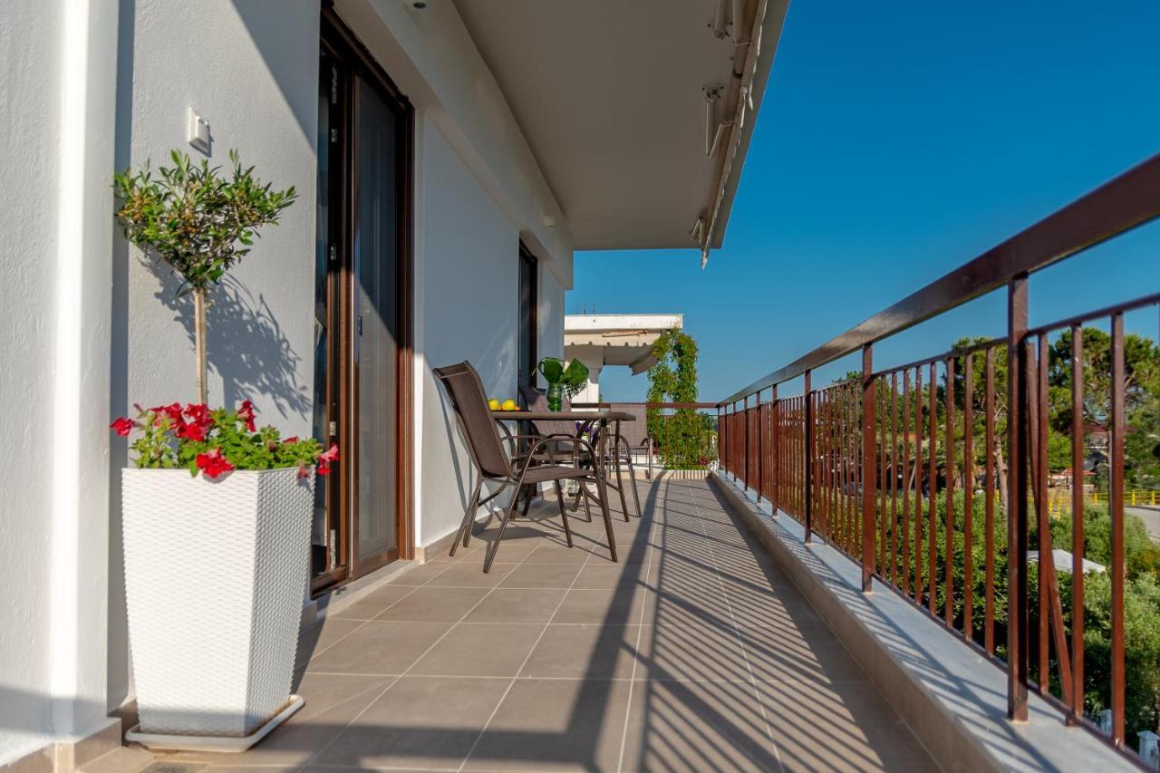 Dimi Seafront Apartment By Rentals Pro Services - Nea Moudhania Exteriör bild