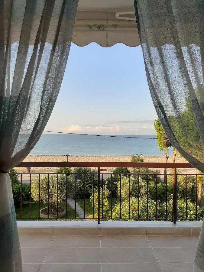 Dimi Seafront Apartment By Rentals Pro Services - Nea Moudhania Exteriör bild